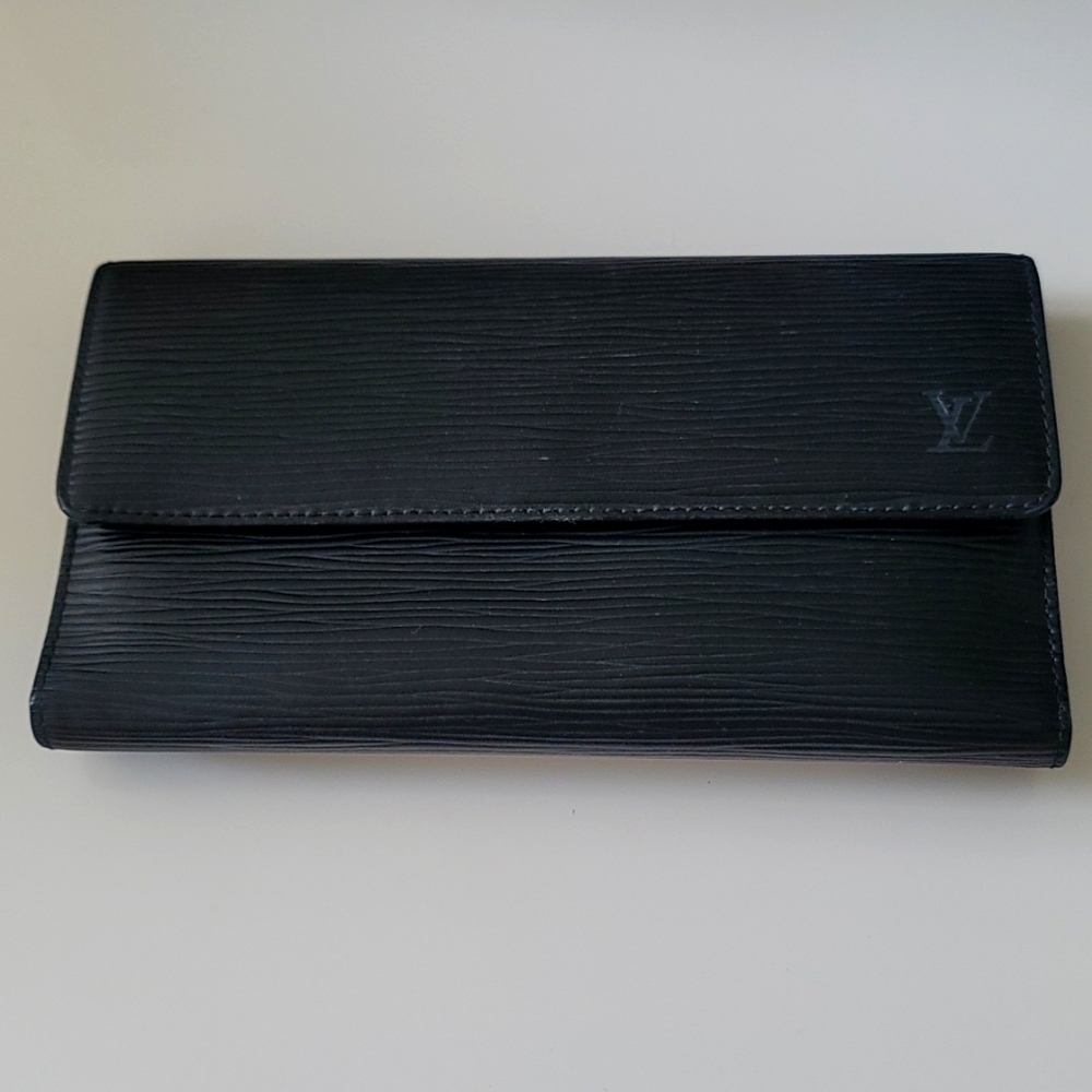 Louis Vitton Epi Black Porte-Tresor Long Wallet
